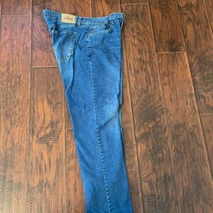 Izod jeans size 38x32